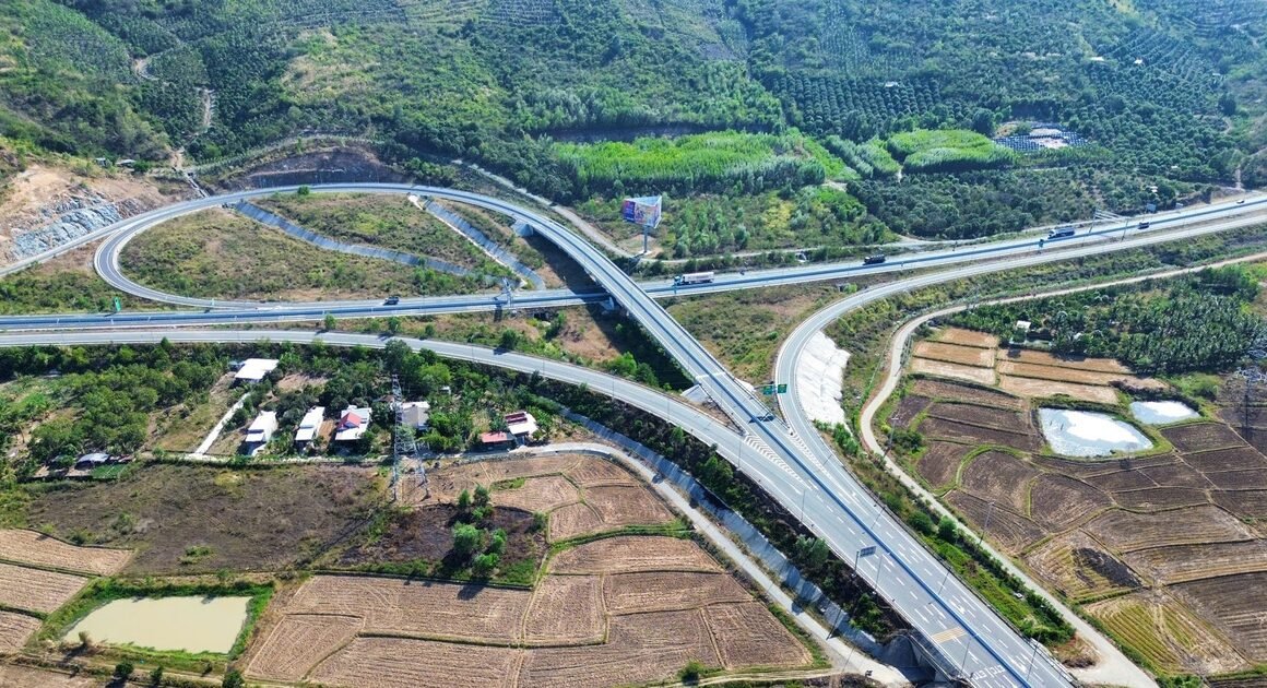 KHÁNH HÒA SẮP CÓ CAO TỐC NHA TRANG – ĐÀ LẠT, GIÚP DU KHÁCH ĐI NHANH HƠN GẦN 2 GIỜ!
