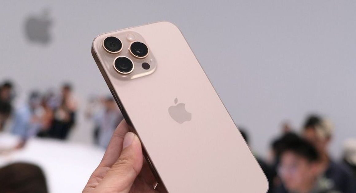 KHÁCH HÀNG BỎ QUA iPHONE 17 PRO MAX, DỒN DÒN CHÚ Ý VÀO iPHONE 16 PRO MAX!