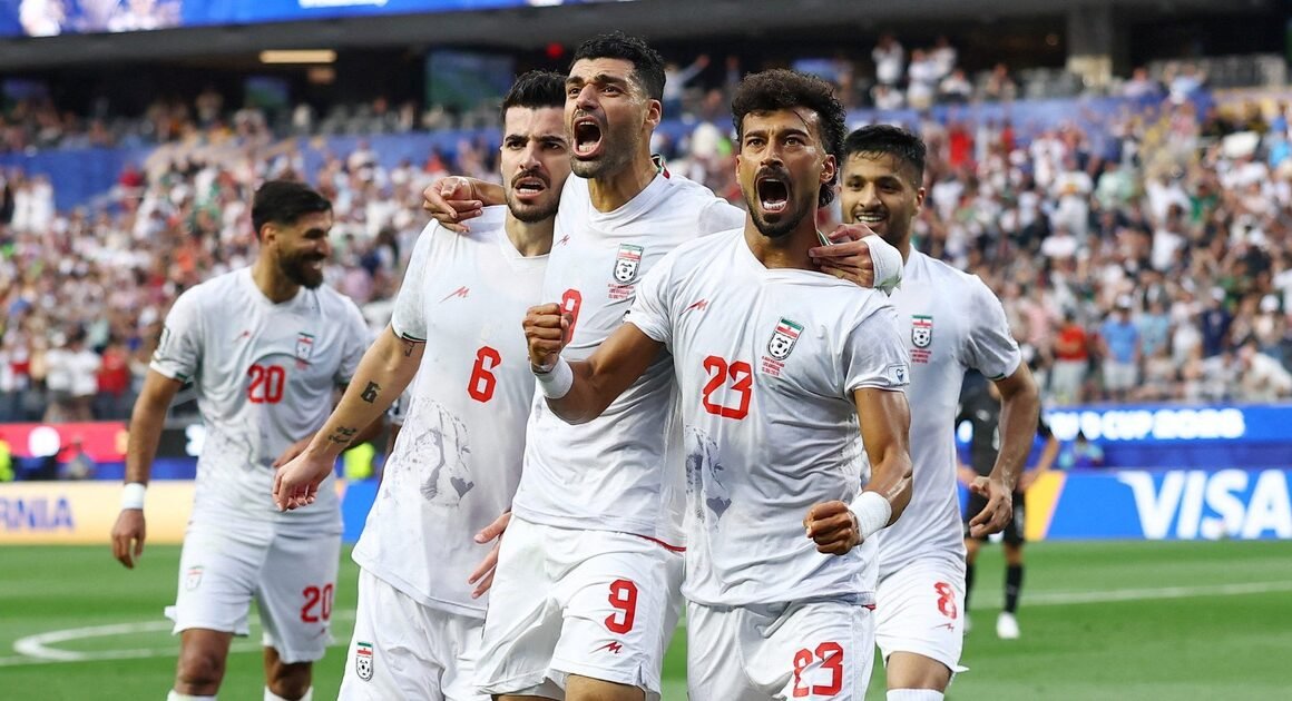 DỨT KHIẾN AI CŨNG BẤT NGỜ TRẬN ĐẤU BẢNG G WORLD CUP GIỮA BỈ VÀ IRAN!