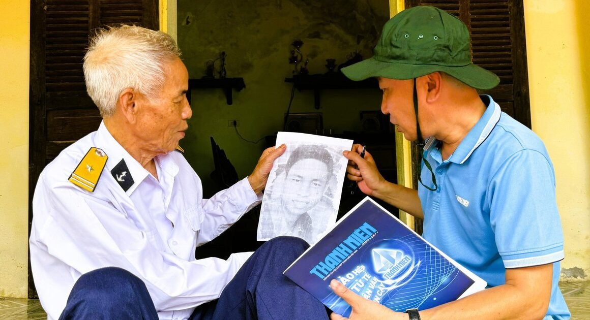 1. NHỮNG NHẬN CHỨNG CỦA NHỮNG NGƯỜI TRỰC TIẾP CHỨNG KIẾN HÀNH TRÌNH HY SINH CỦA TRUNG ÚY TRẦN VĂN KHÔI TRÊN ĐẢO SINH TỒN 1976
2. AI ĐÃ CÙNG TRUNG ÚY KHÔI CHIẾN ĐẤU TRÊN ĐẢO SINH TỒN VÀ NHỮNG GHI NHỚ CHƯA BAO GIỜ PHÁI MỜ
3. TỪ NHỮNG NHẬN CHỨNG, KHÓA KHÚC CHIẾN TRANH TRÊN TRƯỜNG SƠ ĐỘNG CHO TINH THẦN HÀO HÙNG CỦA NGƯỜI LÍNH TRẦN SA