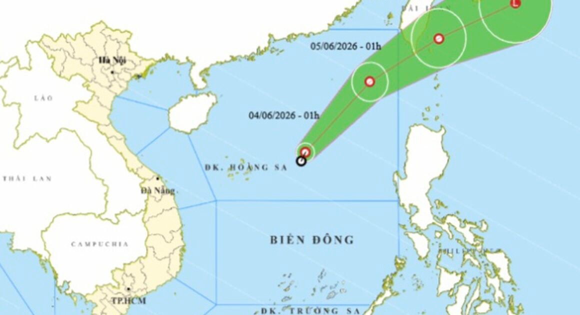 ÁP THẤP NHIỆT ĐỚI ĐANG DI CHUYỂN VÀO KHÔNG KHÍ, DANG GÂY MƯA ÁP ĐẶT VÀ GÓC NHẤN Ở BẮC VÀ NAM BỘ!