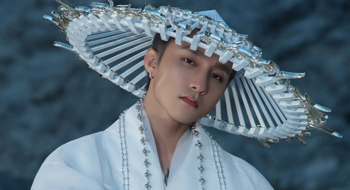 CHUYỆN BỐI CẢNH SAO CHÉP MỘT TÁC PHẨM NỔI TIẾNG: BỐI CẢNH CỦA MV COME MY WAY GÂY XÔXÁT AUDIENCE?