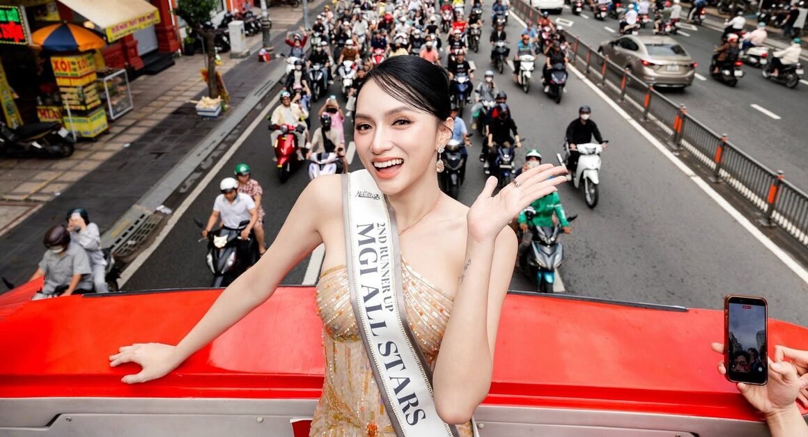 BÍ ẨN ĐẰNG SAU CUỘC GIAO LƯU CỦA HƯƠNG GIANG TRÊN XE BUÝT HAI TẦNG SAU KẾT QUẢ Á HẬU 2 MISS GRAND!