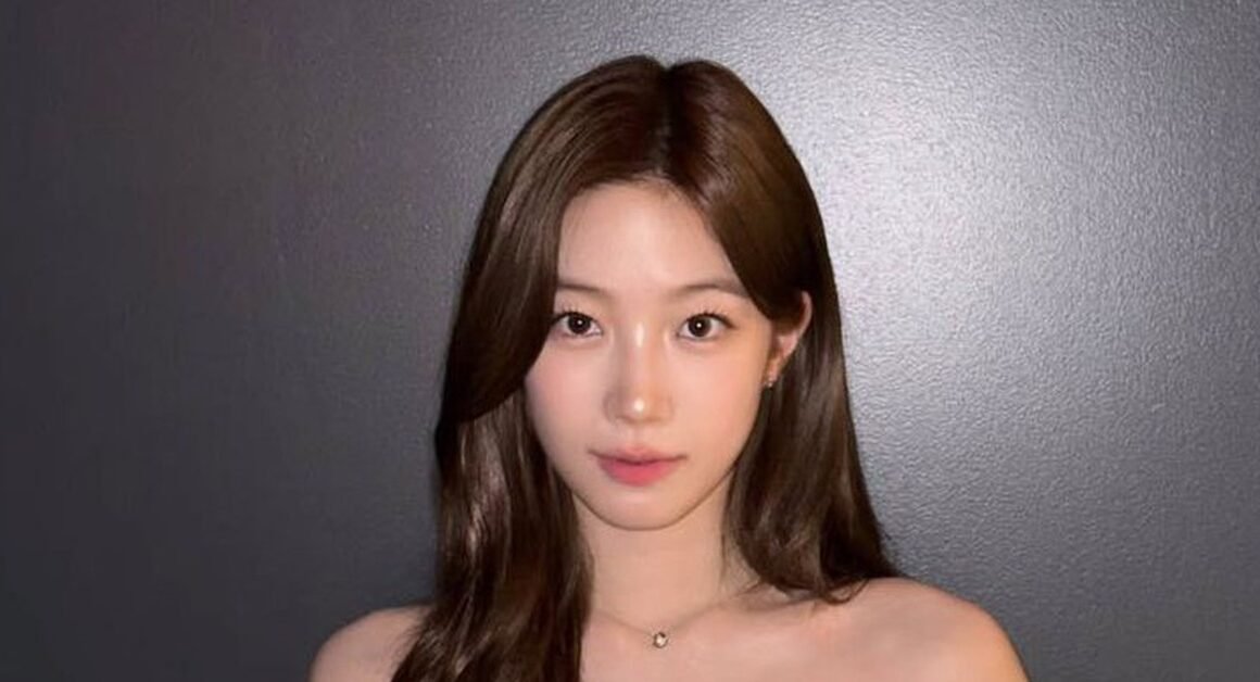 Dù sở hữu visual trong trẻo và màn debut ấn tượng, nữ ca sĩ này vẫn đứng trước bão tranh cãi về năng lực