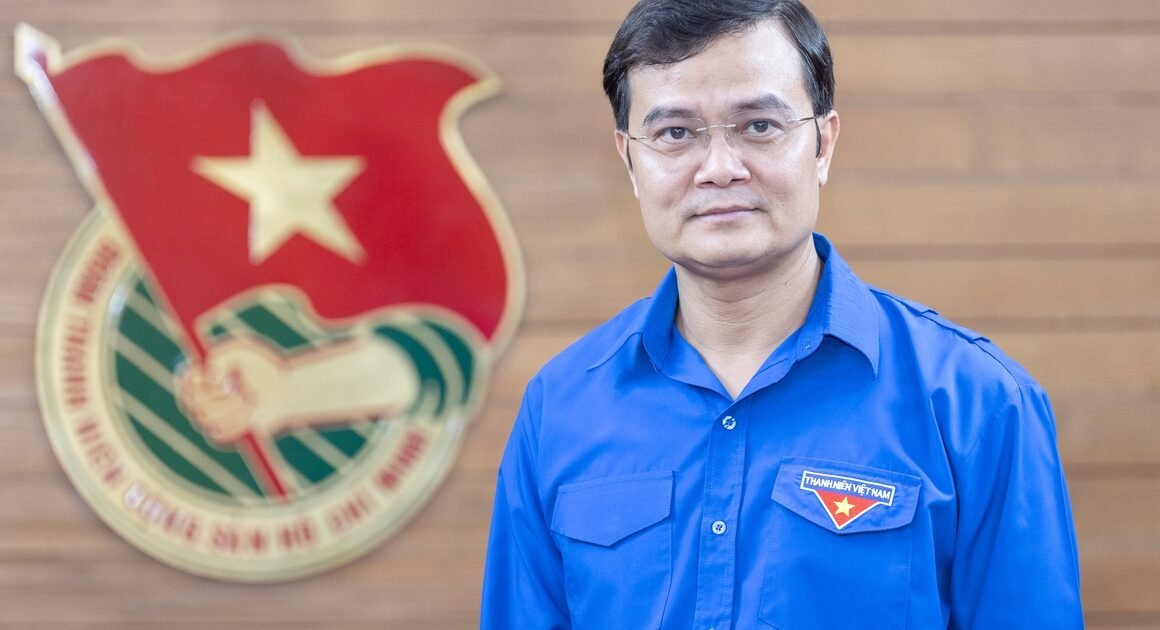 AI ĐANG THEO DÕI, AI ĐÃ THẮNG LỚN! BÙI QUANG HUY TIẾP TỤC ĐƯỢC BẦU VÀO CHỨC BÍ THƯ THỨ NHẤT TẠI ĐH ĐOÀN TOÀN QUỐC LẦN THỨ XIII!