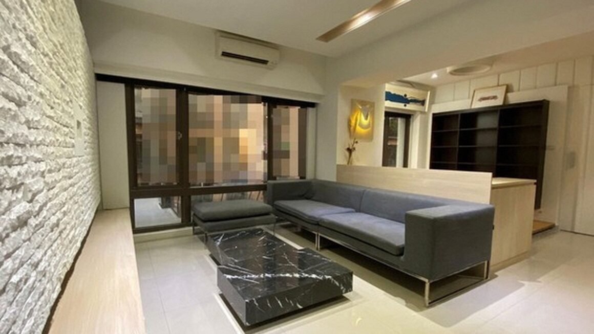 NGƯỜI ĐÀN ÔNG NÀY ĐÃ DÀNH HƠN NỬA NĂM TÂM HUYẾT CHO VIỆC HOÀN THIỆN NGÔI NHÀ MỚI, ĐỂ GAY CẮT AI NÀO KHÁC.