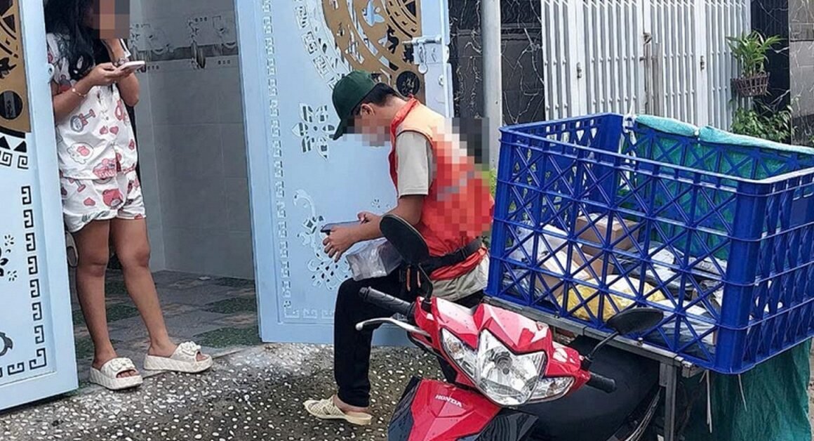CẢNH BÁO: CÁC MỐI CHIÊU TRUYỀN DÙNG GIẢ DANH GIAO HÀNG ĐỂ TRIẾT PHIỀN VÀ RÚT CẠN TÀI KHOẢN NGÂN HÀNG!