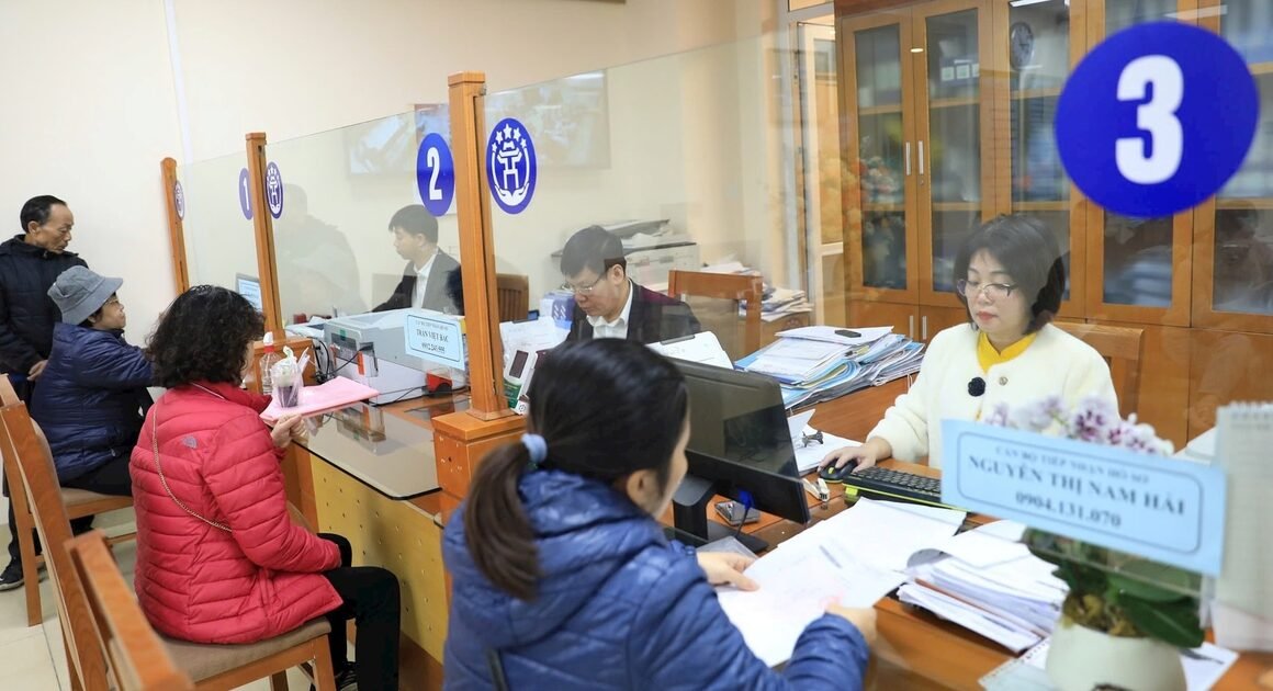 ỦY BAN KIỂM TRA THÀNH ỦY HÀ NỘI ĐANG ĐIỀU TRA VỤ CỤ BÀ 97 TUỔI BỊ ÉP GỌI LÊN PHƯỜNG LÀM THỦ TỤC HÀNH CHÍNH!