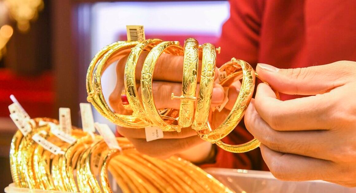 VÌ SAO GIÁ VÀNG THẾ GIỚI GIẢM ĐẠI 100 USD/OUNCE TRONG CHỮA SÁNG 25/6?