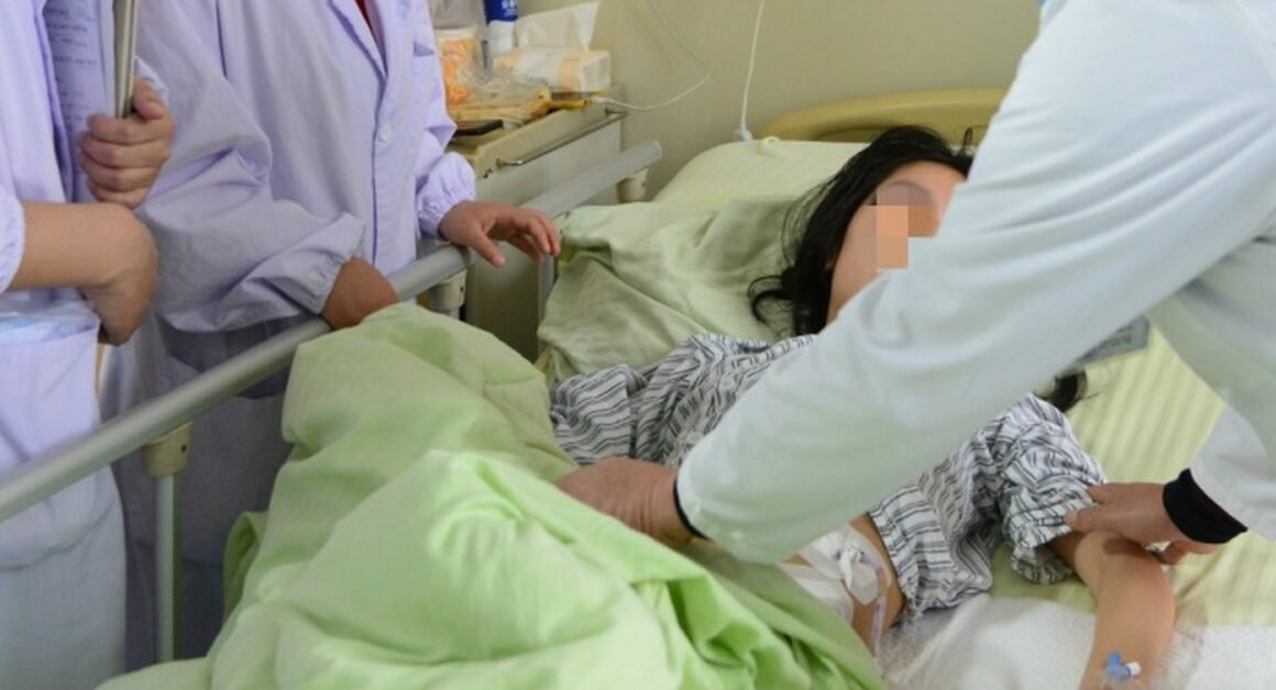 MỘT LIỀU THUỐC CẢM ĐÃ ĐÁNH MẤT MẠNG SỐNG CỦA BÉ GÁI 12 TUỔI, BÍ MẬT BỆNH HIẾM GẶP BẤT NGỜ DƯỚI ÁNH SÁNG KẾT QUẢ KHÁM NGHIỆM.