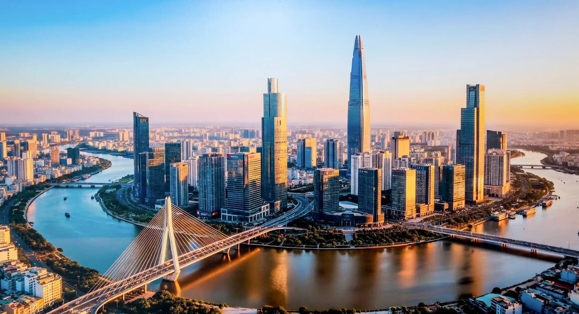 KHÁT VỌNG TRỞ THÀNH SIÊU ĐÔ THỊ TỐP ĐẦU THẾ GIỚI: TP.HCM ĐỘT PHÁ NHỮNG “CỖ MÁY PHẢN LỰC” CHO NỀN KINH TẾ HỘI NHẬP 2024!