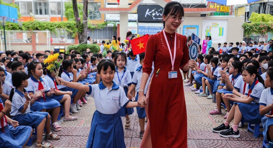 LUƠNG GIÁO VIÊN TIỂU HỌC TĂNG VẬT CHẤT TƯƠNG ỨNG TỪ 1.7.2026 KHI MỨC LƯƠNG CƠ SỞ ĐƯỢC NÂNG LÊN 2.530.000 ĐỒNG/THÁNG!