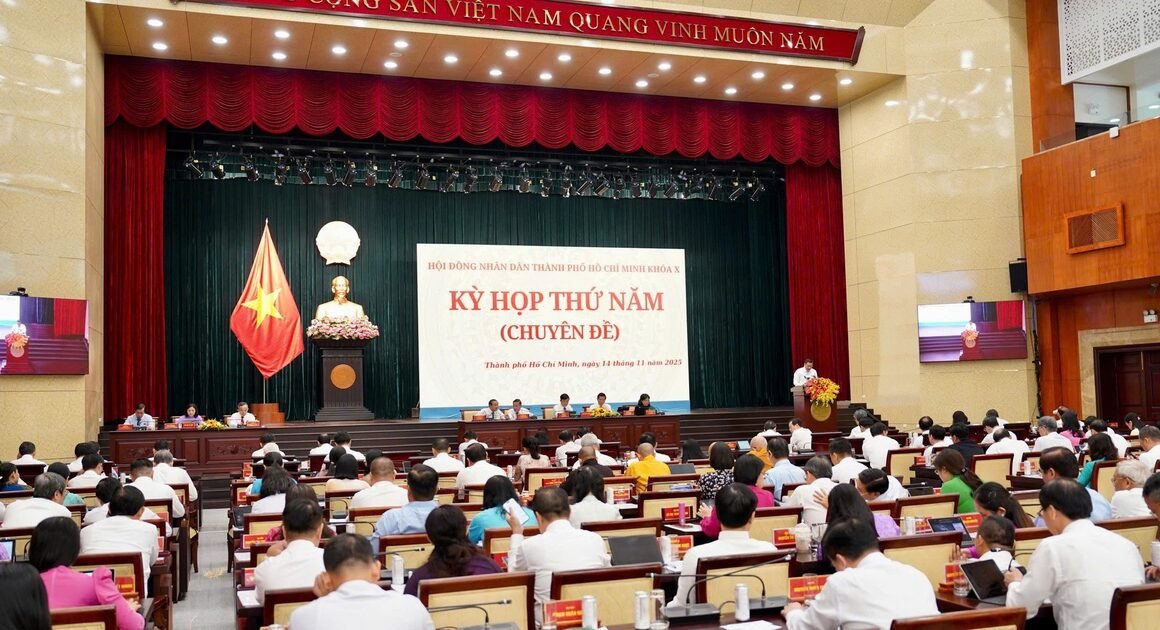 KHÁM PHÁ NHỮNG NỘI DUNG QUAN TRỌNG ĐANG ĐƯỢC HỘI ĐỒNG NHÂN DÂN TP.HCM XEM XÉT TRONG KỲ HỌP GIỮA NĂM!