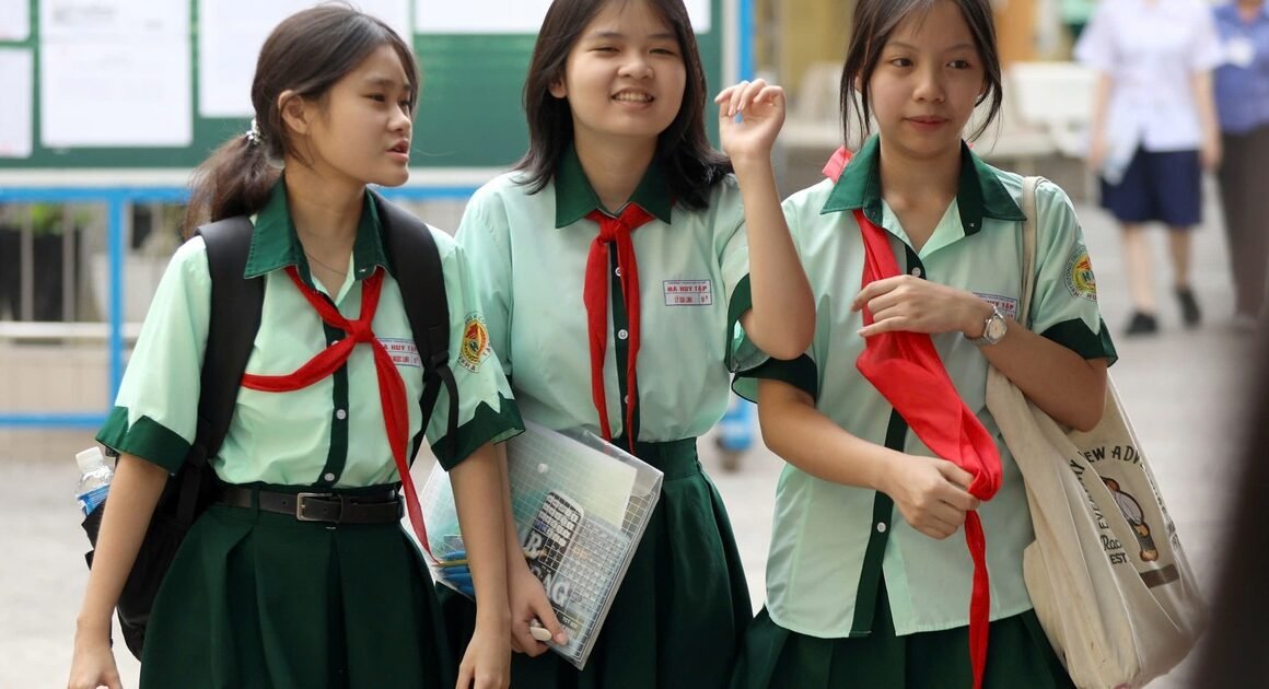 AI SẼ VƯƠN CAO, AI SẼ CHẬM DẦN? ĐIỂM CHUẨN LỚP 10 TP.HCM SẺ ĐÁP ĐÁP CÙNG BẠN TRONG NGÀY MAI!