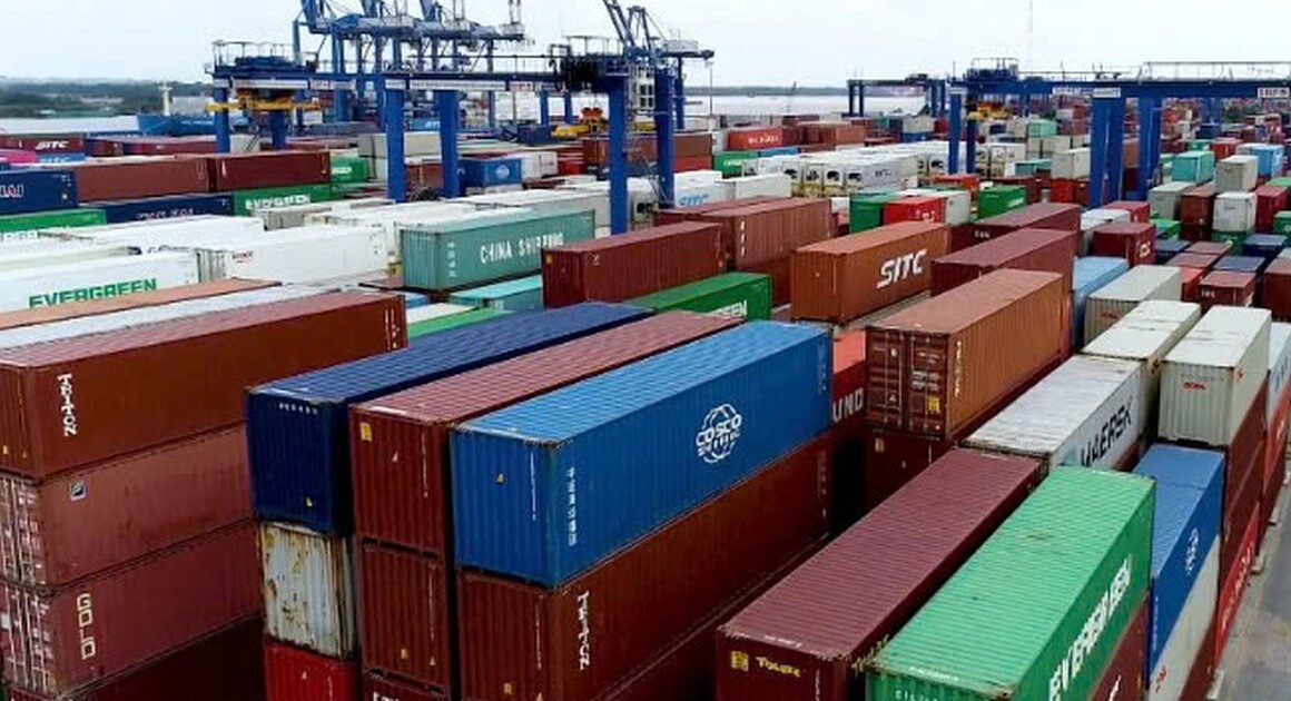 VIỆT NAM GẬP 3 LẦN KHIÊU LỆNH XUẤT KHẨU, BIẾN ĐỘNG LẠ KHÓ GIẢI THÍCH!