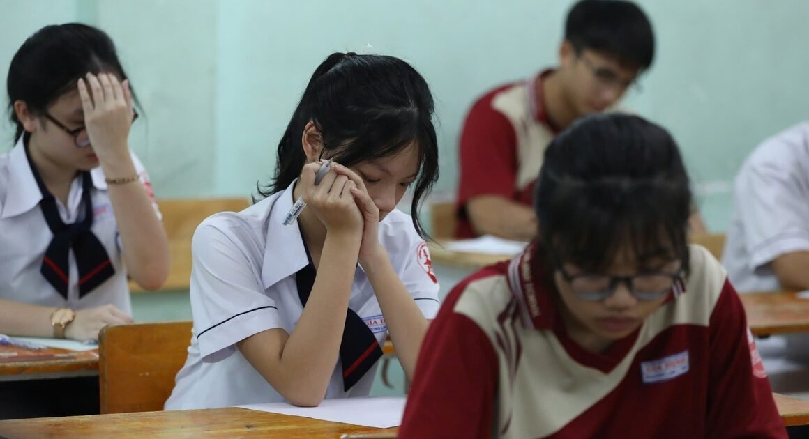 Bạn đã sẵn sàng chinh phục đề thi văn tốt nghiệp THPT với những thử thách chưa từng có?