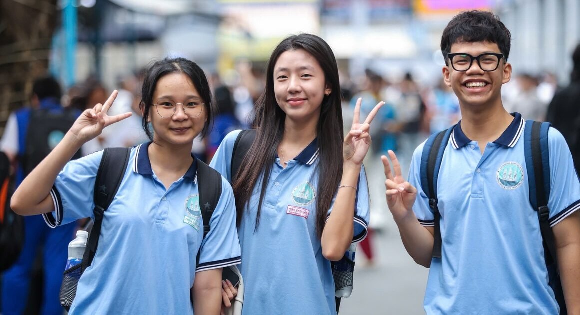 KHÁM PHÁ CHÌA KHÓA GIẢI ĐỀ TOÁN ĐÁNG GIÁ ĐẠI HỌC QUỐC GIA TP.HCM CHO ĐIỂM 300!