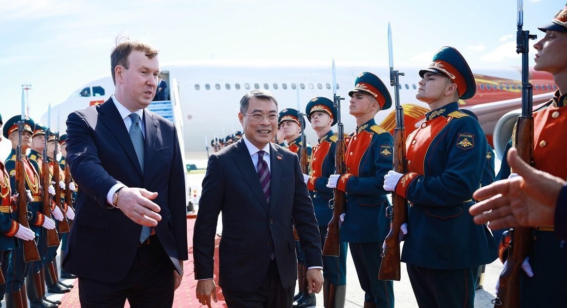 VIỆT NAM ĐẾN NGA THAM DỰ HỘI NGHỊ KHÔNG NGỜ, BẮT ĐẦU CHƯƠNG TRÌNH TẠI SÂN BAY QUỐC TẾ KAZAN!