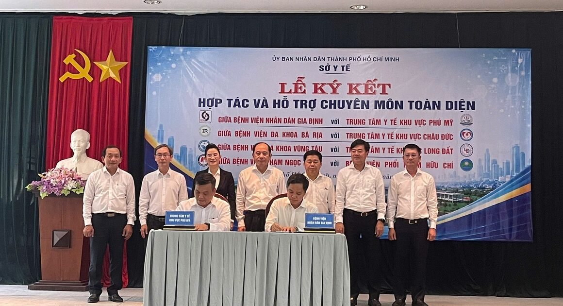 BẢO ĐẢM SỨC KHỎE TOÀN DÂN: MỖI NGƯỜI DÂN SẼ ĐƯỢC KHÁM SỨC KHỎE ĐỊNH KỲ MỖI NĂM, HỒ SƠ ĐIỆN TỬ THEO DÕI SUỐT ĐỜI!