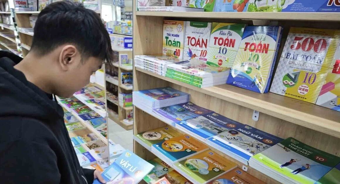 BẠN ĐÃ NGHE CHƯA? CHỦ TRƯƠNG MIỄN PHÍ SÁCH GIÁO KHOA TẠI TP.HCM ĐANG GỢI RÈN ƯỚC MƠ HỌC VỪA ĐẦU!