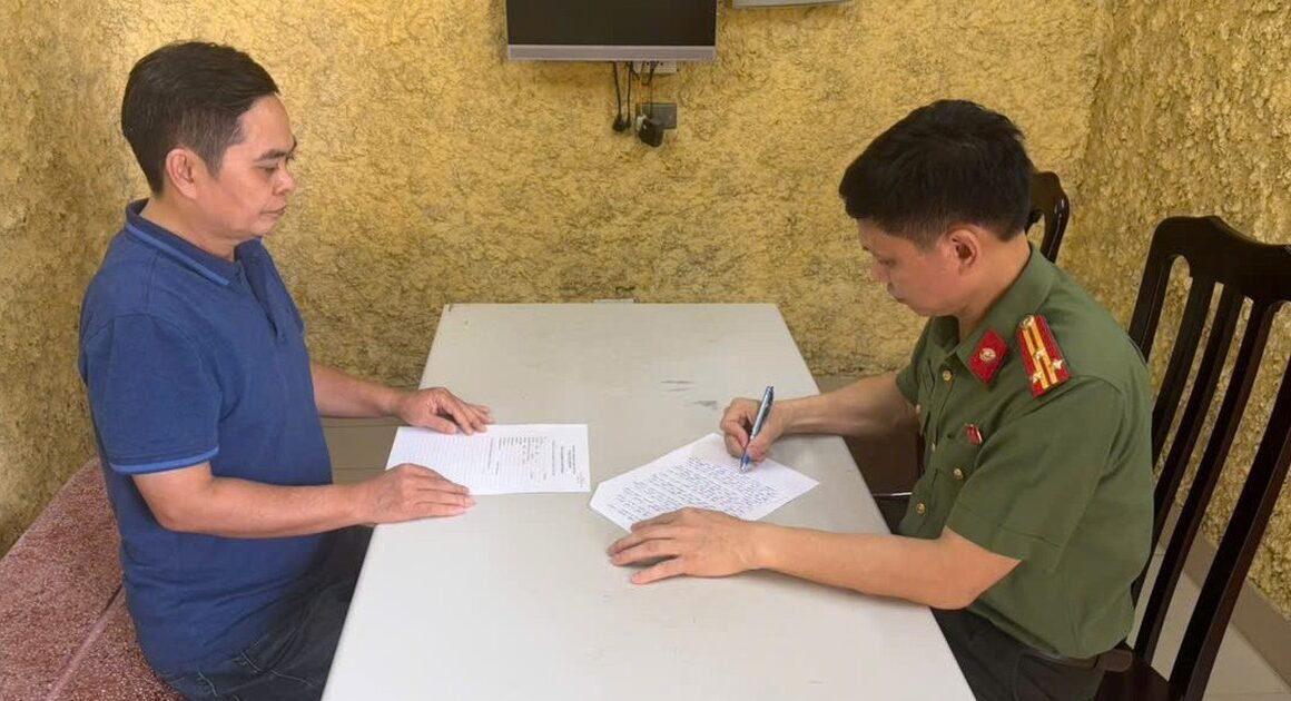 BẬT MÍ SAU KIỂM DUYỆT, CUỐN SÁCH ‘CHUYỆN VỚI THANH’ VẪN CHƯA LỌC HẾT NHỮNG CHI TIẾT ĐỘC, ĐROW ĐẾN NHƯ THẾ NÀO?