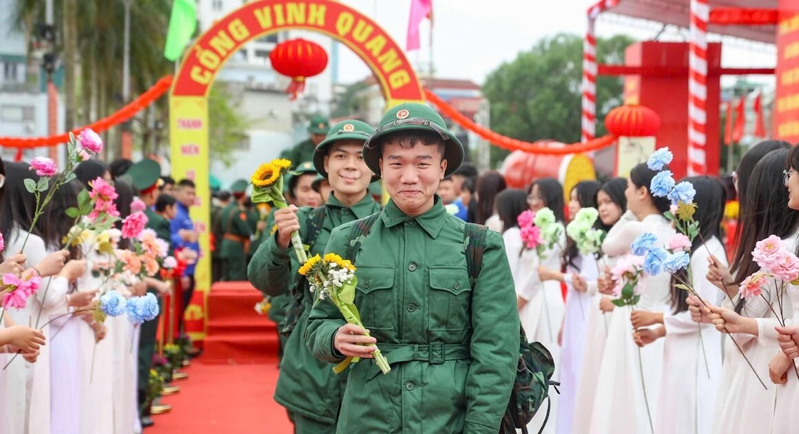 CUỘC TRANH LUẬN VỀ TUYỂN CHỌN THUẬN LỢI HƠN: HÌNH XĂM VÀ TẬT KHÚC XẠ DƯỚI 3 DIOP CÓ THỂ ĐƯỢC XEM XÉT LẠI?
