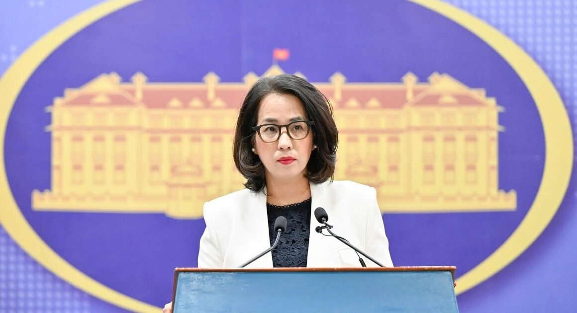 BÀI CÁO CHƯA ĐƯỢC KIỀM DUYỆT, PHẠM THU HẰNG NÓI GÌ VỀ CÁO BUỘC VỀ VIỆC YÊU CẦU TRẢ TỰ DO CHO 5 NGƯỜI LIÊN QUAN ĐẾN CUỐN SÁCH GÂY TRANH CÃI?