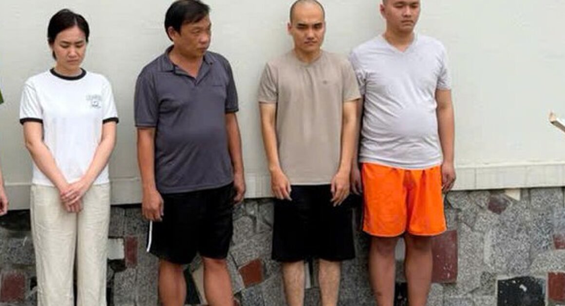 BÙA CHIẾN BHA ĐẨY KHIẾU TỘI: TRƯỞNG PHÒNG KINH DOANH SJC LẬT LẨY NHẬP LẬU KIM CƯƠNG VÀ TIÊU THỤ BẤT CHÍNH