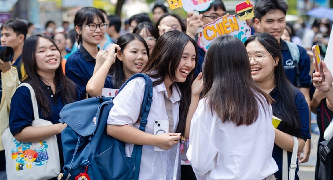 KHÁCH HÀNG ĐANG CHUẨN BỊ XÉT TUYỂN, BẤT NGỜ LÀ GÌ ĐANG THAY ĐỔI VỚI ĐIỂM NHẬN HỒ SƠ!