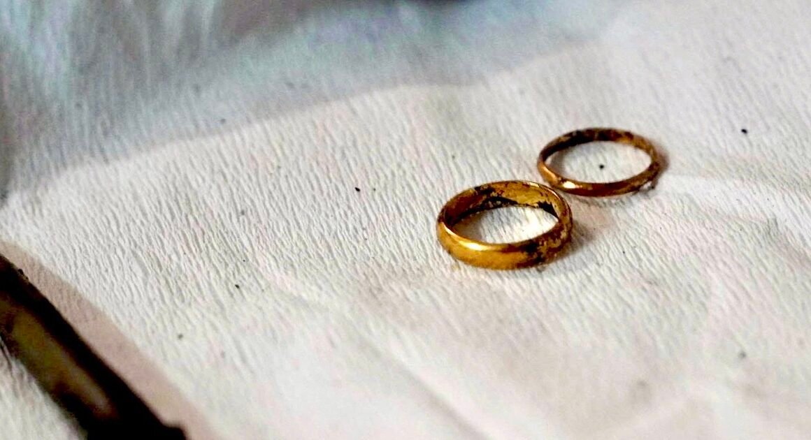KHÁM PHÁ PHÙNG PHÚC ĐỤC RỖNG, TÌM THẤY NHỮNG DI VẬT KINH NGHIỆM CỦA LIỆT SĨ TRONG RỖI ĐẤT CÔNG VIÊN LÊ THỊ RIÊNG!