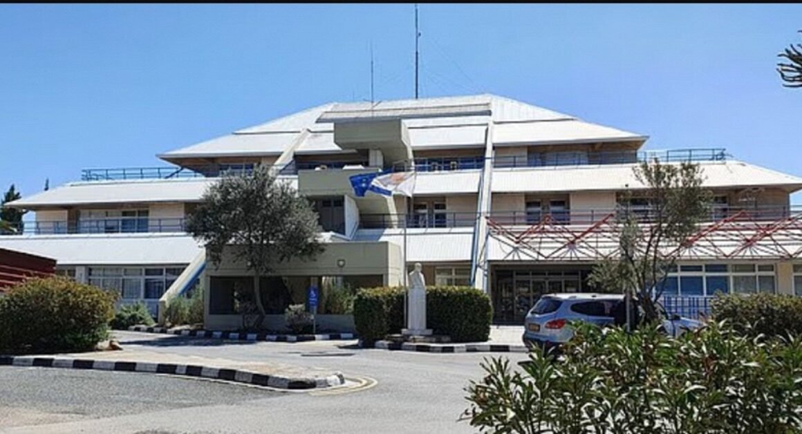 RƯỢT MẮT VÀO VỤ CỐ TATI CỦA MỘT NGƯỜI CHA NGHỊCH NGỢM Ở CYPRUS VÌ TỬ VONG THƯƠNG TẾT CỦA CON TRAI 3 TUỔI