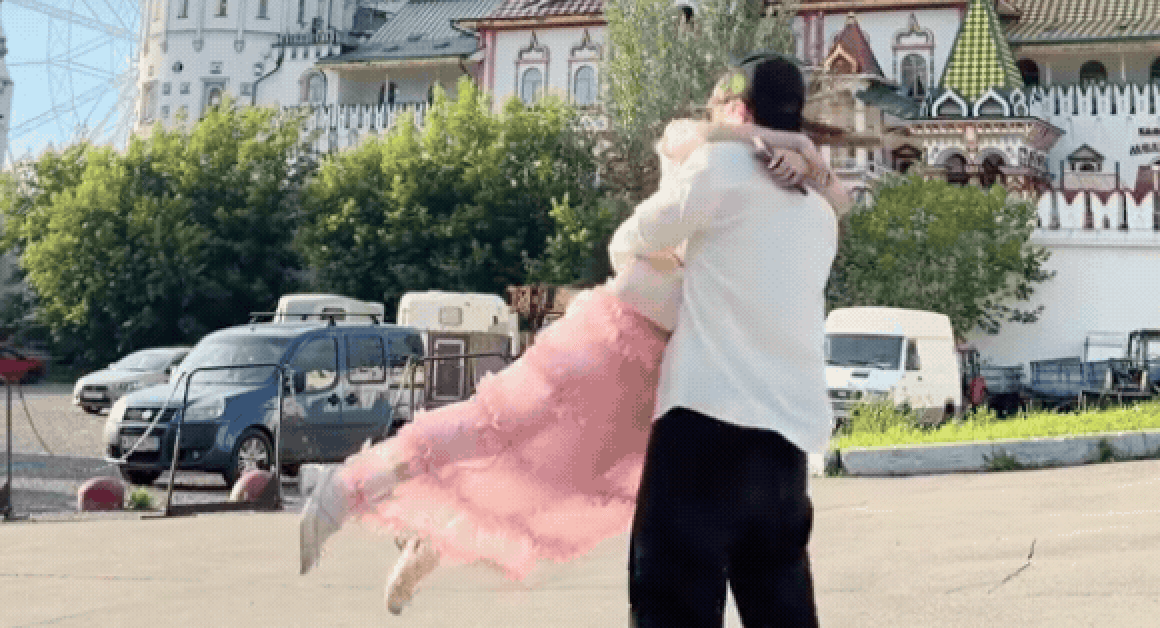 CHẮC CHẮN AI CŨNG KHÓ TIN RẰNG VIỆT ANH VÀ QUỲNH NGA CHỈ ĐƠN GIẢN LÀ ĐỒNG NGHIỆP!