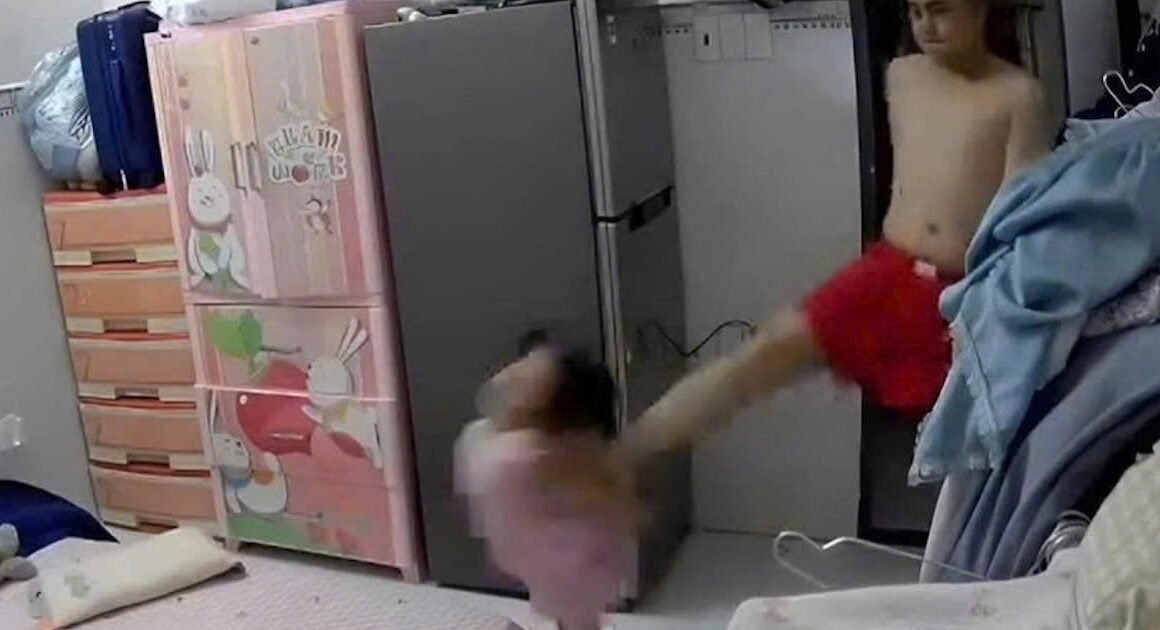 BÁO ĐỘNG TRƯỚC HÀNH ĐỘNG BẤT NHÂN ĐỨC CỦA NGƯỜI CHA DƯỢNG VỤ BẠO HÀNH EM NHIỀU NĂM!