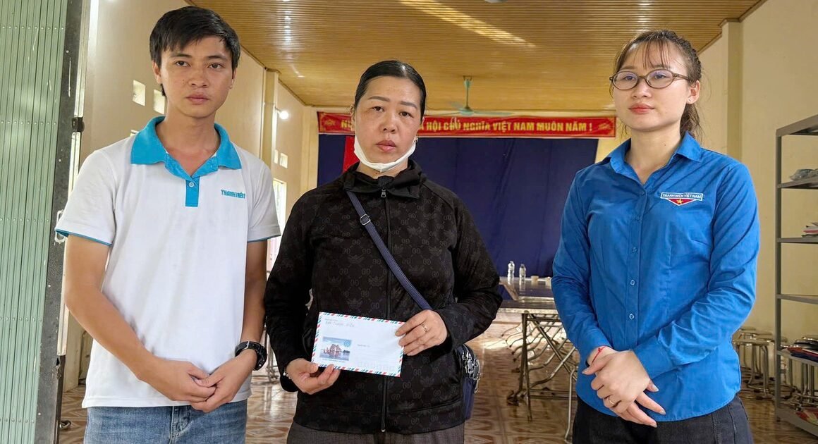 NGƯỜI DÂN MƯƠNG THAN ĐÓN NHẬN HÀNG TRĂM TRIỆU ĐỒNG CHƯA TỪNG CÓ TRONG BÀI HẬU LŨ QUÉT ĐÁNG CHÚ Ý