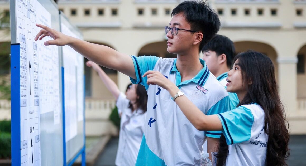 KHÁCH HÀNG ĐĂNG KÝ XÉT TUYỂN 2026, ĐỪNG BỎ LỠ CƠ HỘI NỘP LỆ PHÍ TRỰC TUYẾN SIÊU TIỆN!