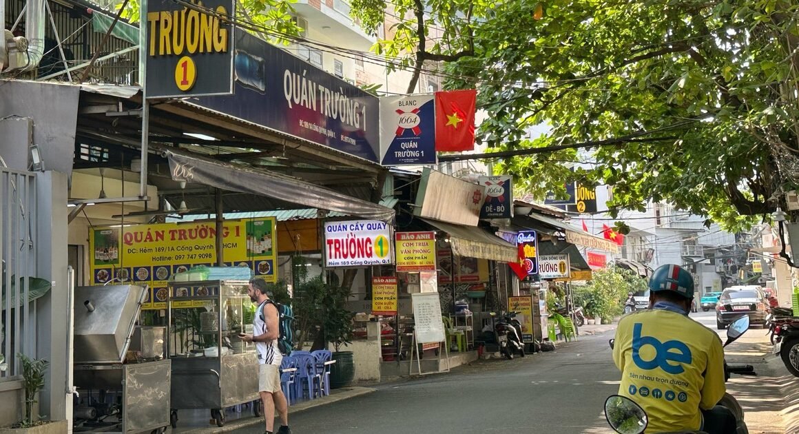 NHỮNG QUÁN CUỐI CÙNG Ở PHỐ THỊT CHÓ CỐNG QUYNH ĐÃ THAY ĐỔI NHƯ THẾ NÀO?