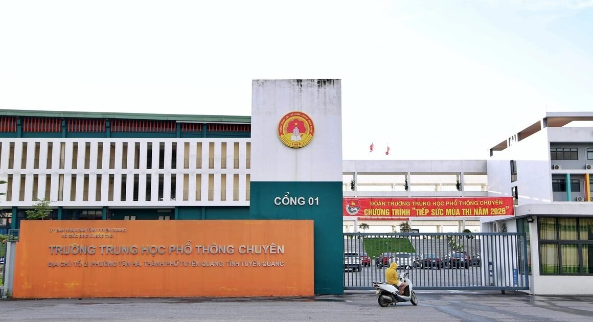 BAO GIỜ BẠN MỚI NGHĨ RẰNG MỘT KỲ THI CHUYÊN CÓ THỂ BỊ ĐẢO LỘN NHƯ VẬY?